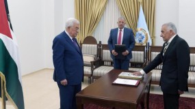 الرئيس عباس يؤكد دعمه لمجلس القضاء الأعلى ورئيسه