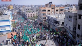 مسيرات حاشدة لحركة حماس شمال القطاع رفضاً لتأجيل الانتخابات ودعماً للقدس