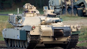 بايدن يعلن إرسال 31 دبابة "أبرامز" إلى أوكرانيا