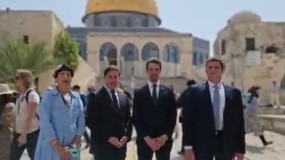 المتطرف الإرهابي سموتيرتيش يقود مجموعة وزراء ومستوطنين إرهابيين لاقتحام "المسجد الأقصى"
