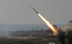 حماس تطلق ثلاث صواريخ تجريبية تجاه البحر